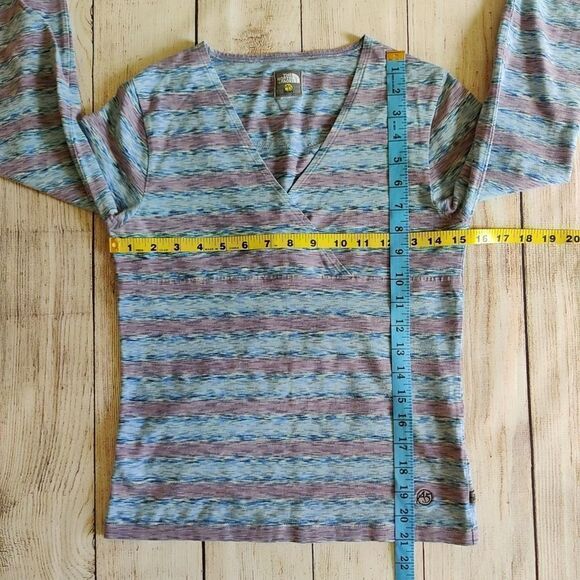 The North Face A5 Series surplice neckline LS top - Picture 7 of 12